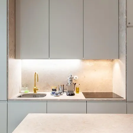 Riverside Downtown Deluxe Апартаменты